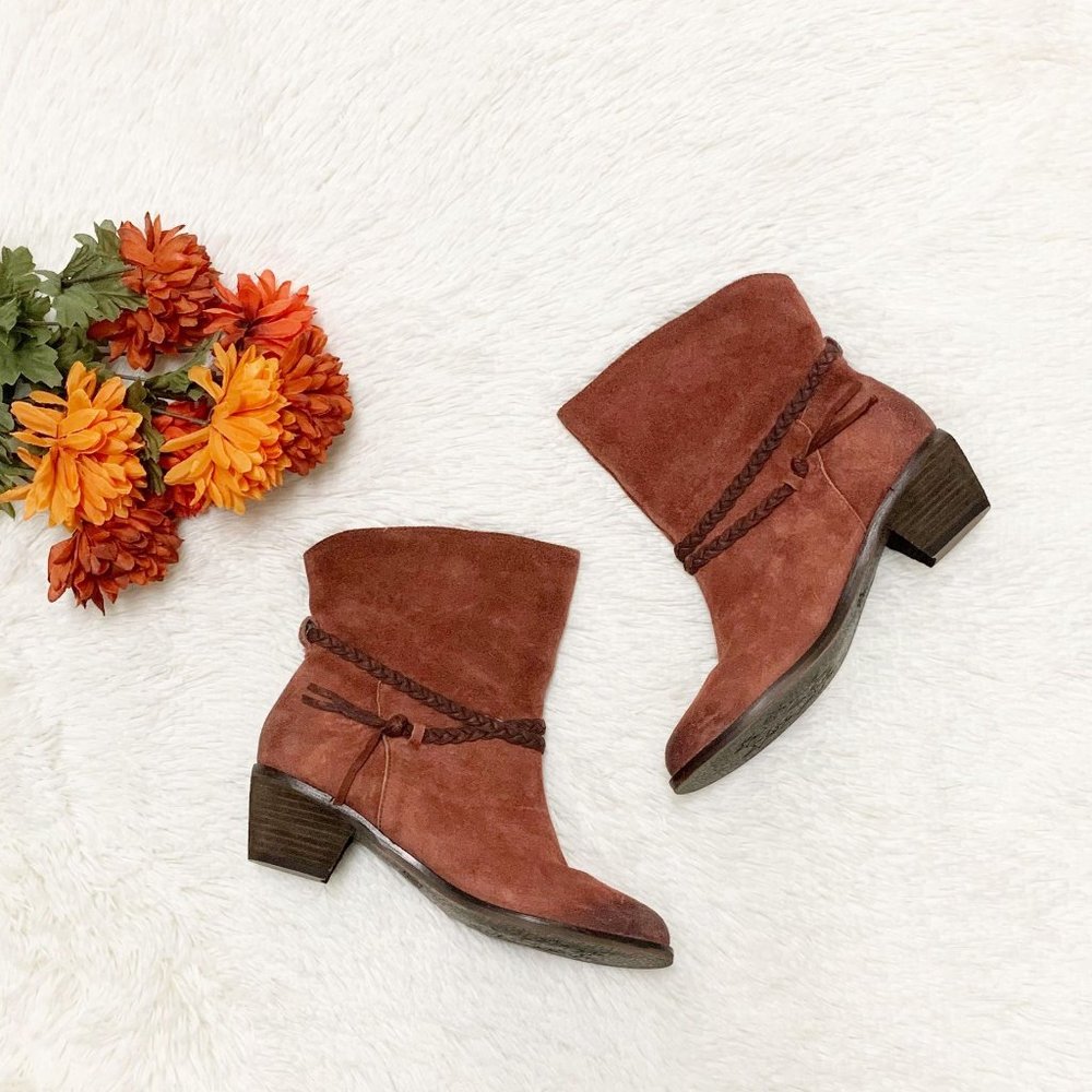 Anthropologie Latigo Dosha Suede Booties in Rust Size 7.5
